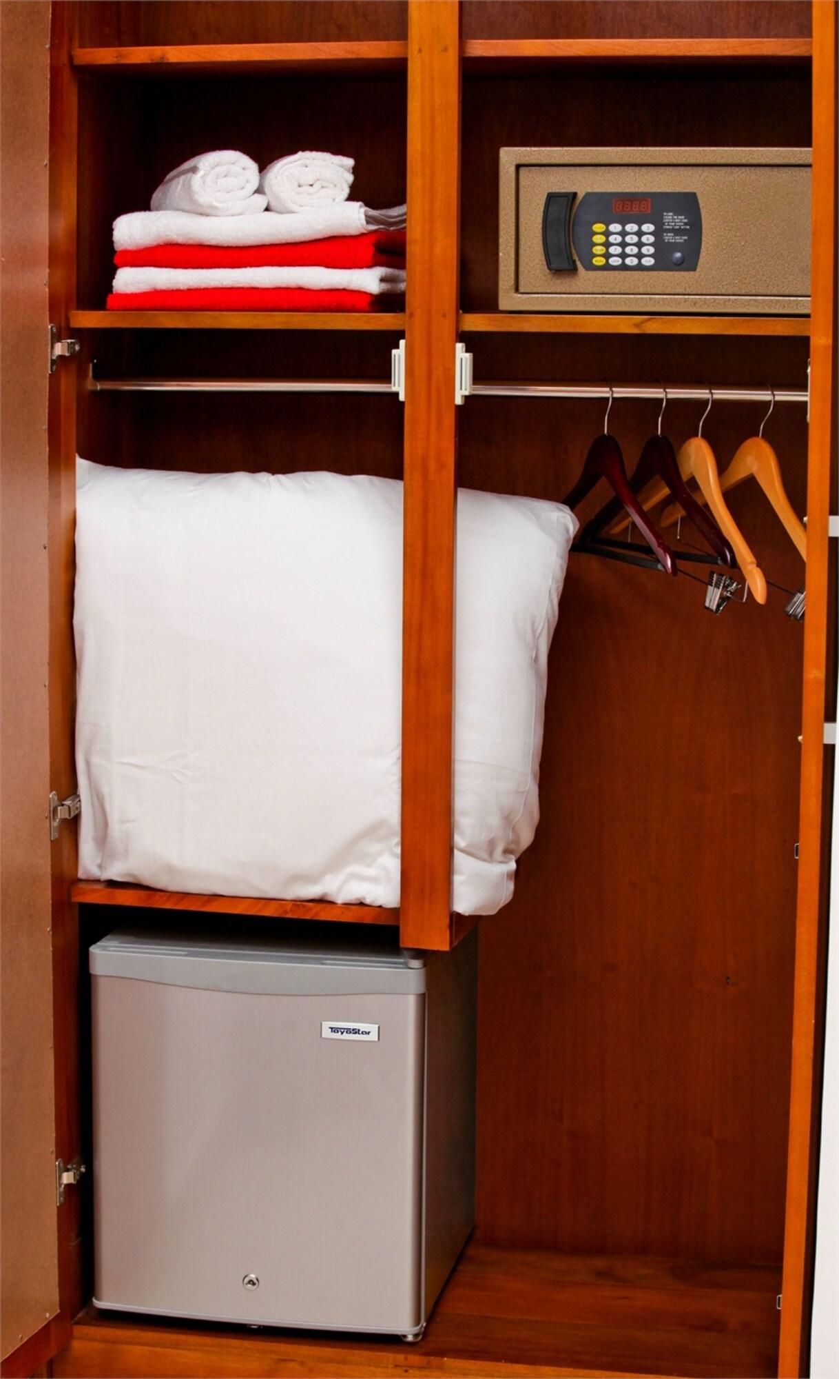 Hotel Travellers Nest Kandy Buitenkant foto