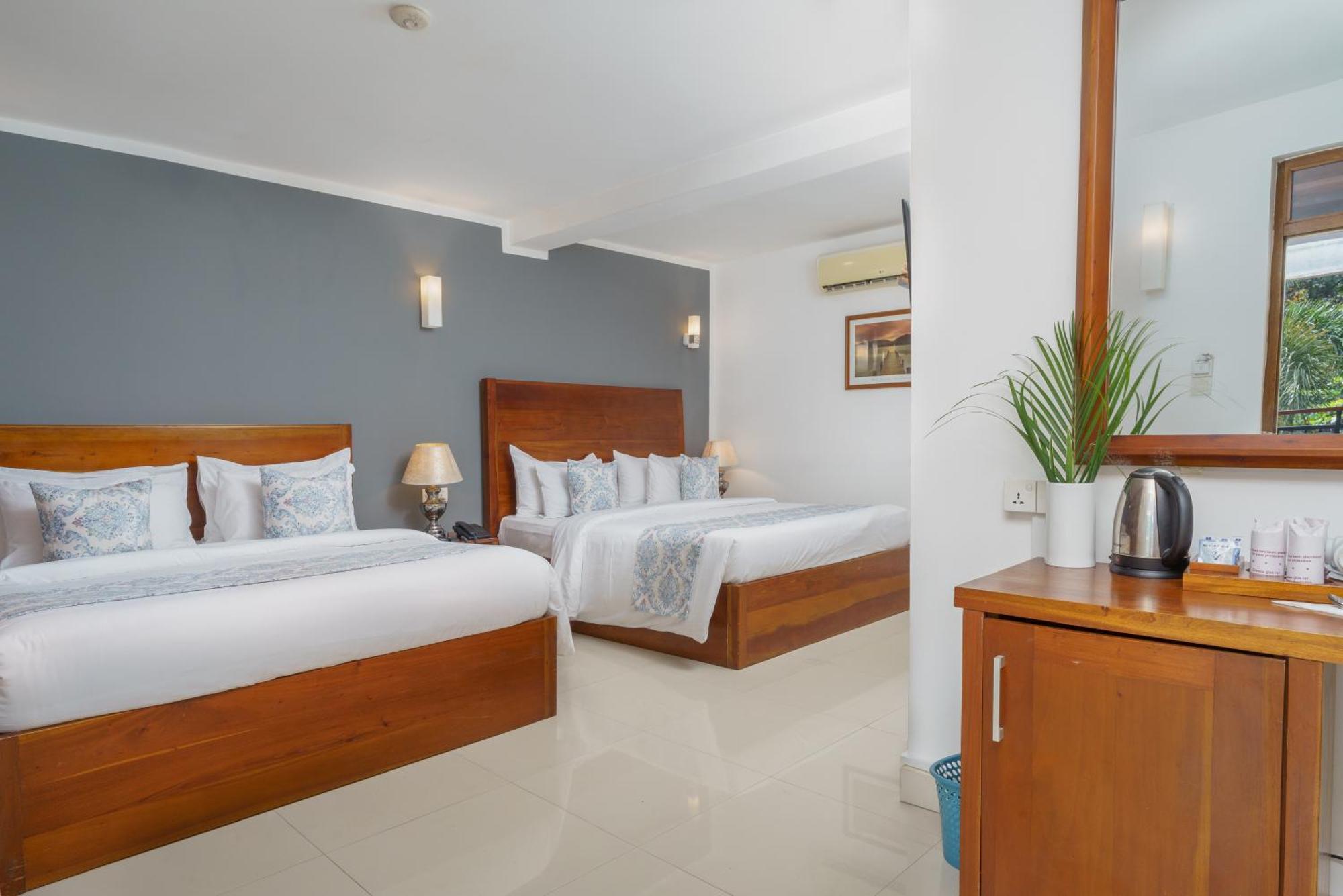 Hotel Travellers Nest Kandy Buitenkant foto